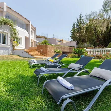 Living4malaga Miraflores 别墅